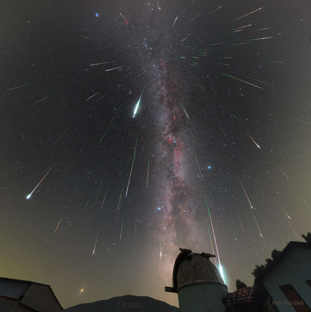 Pioggia di meteore riprese nel 2018 presso il Kolonica Observatory in Slovacchia Credit: Petr Horálek - https://apod.nasa.gov